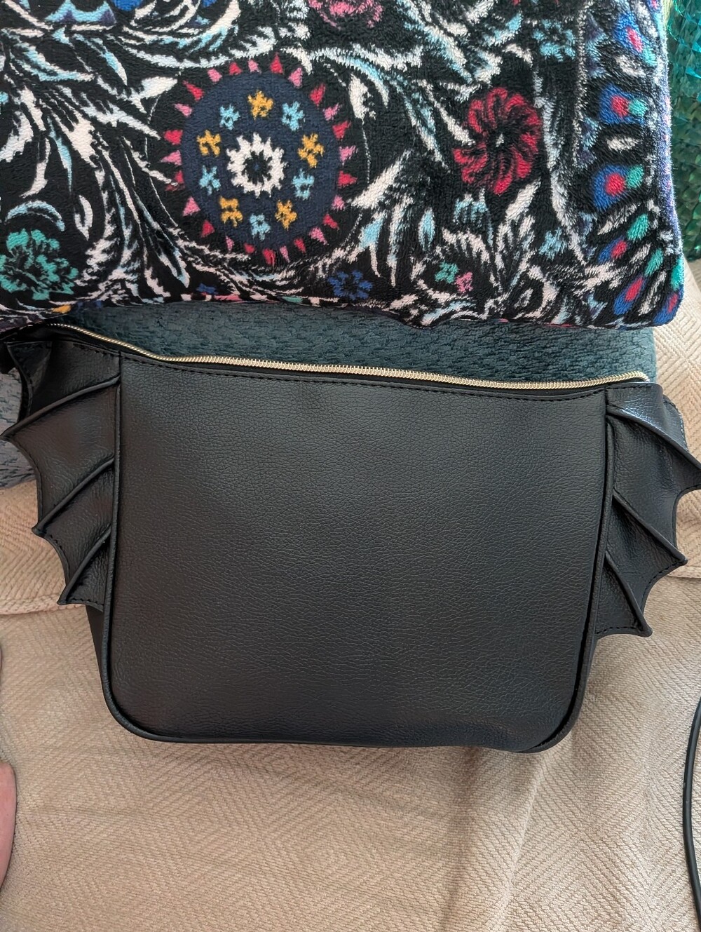 Jeffree Star Cosmetic Bag, Eyeshadow & 2 Lipstick - Picture 14 of 14